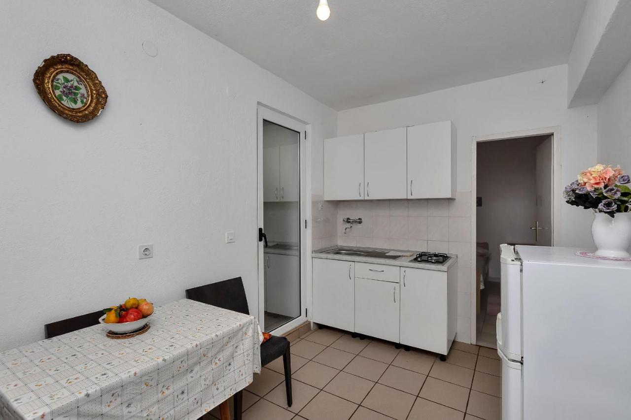 Apartment Milivoj Bogomolje