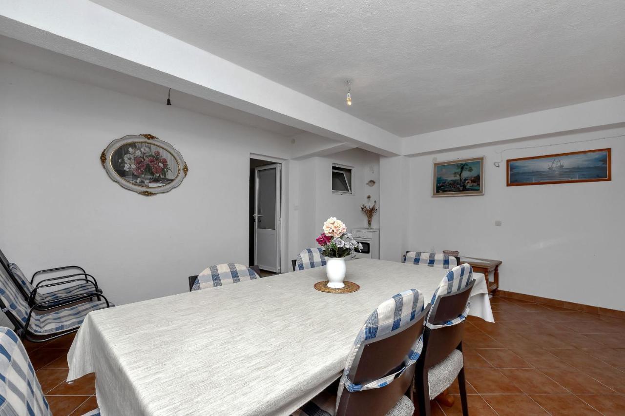 Apartment Milivoj Bogomolje