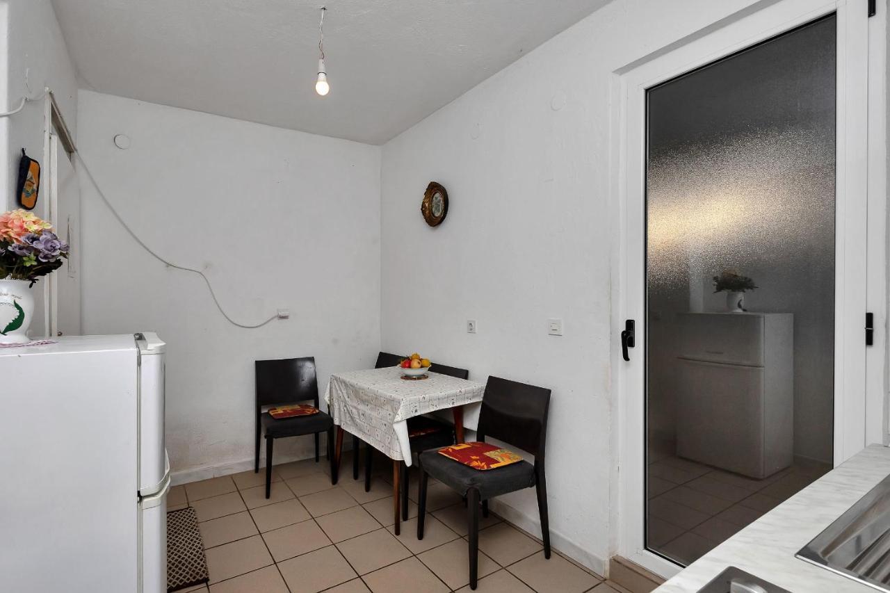 Apartment Milivoj *