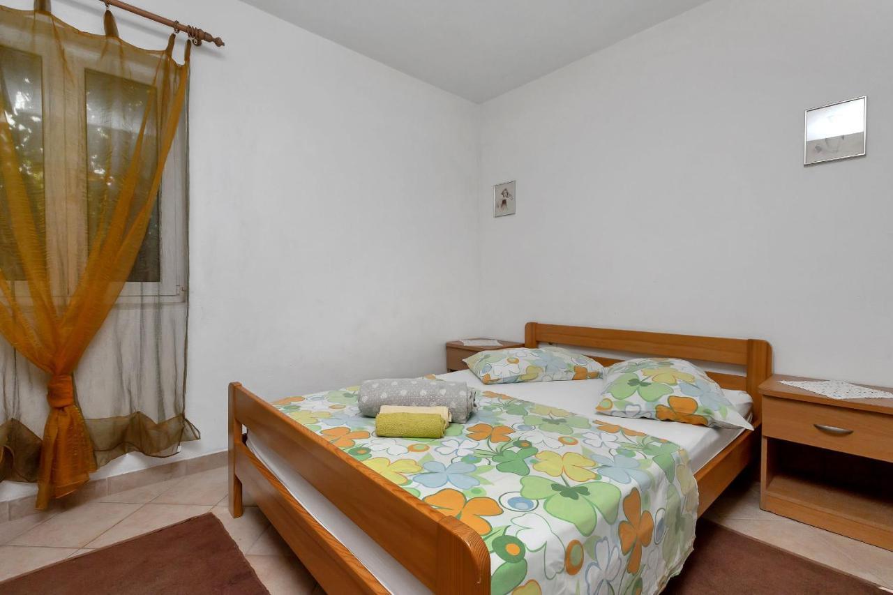 Apartment Milivoj Bogomolje