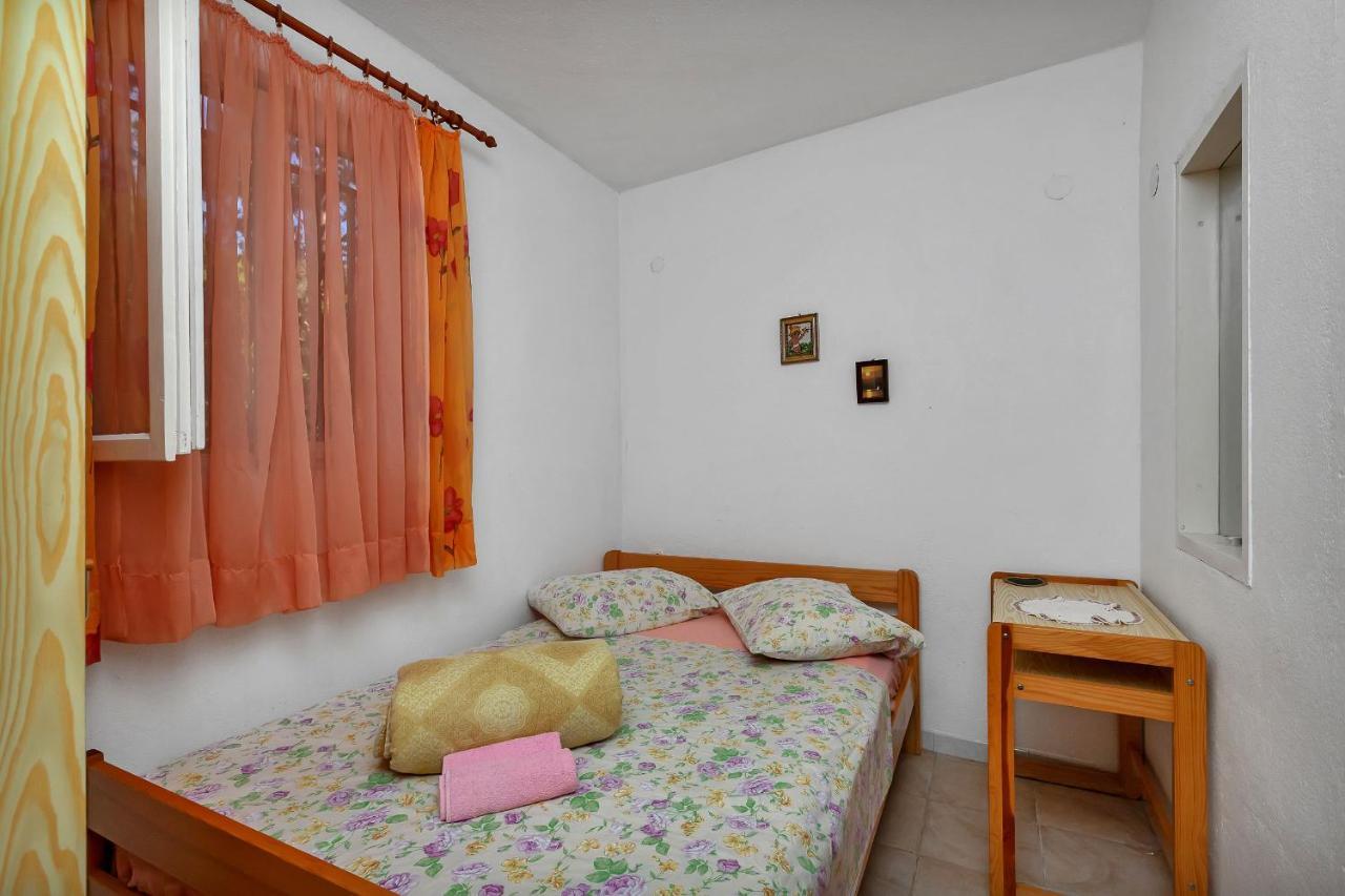 Apartment Milivoj Bogomolje